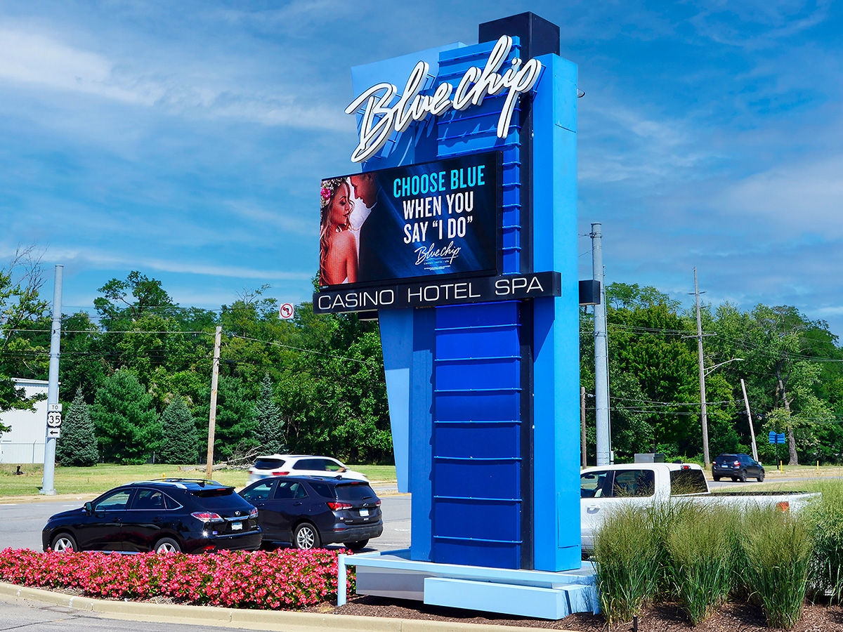Blue Chip Casino; 10mm, 5'5" x 10', Michigan City, IN