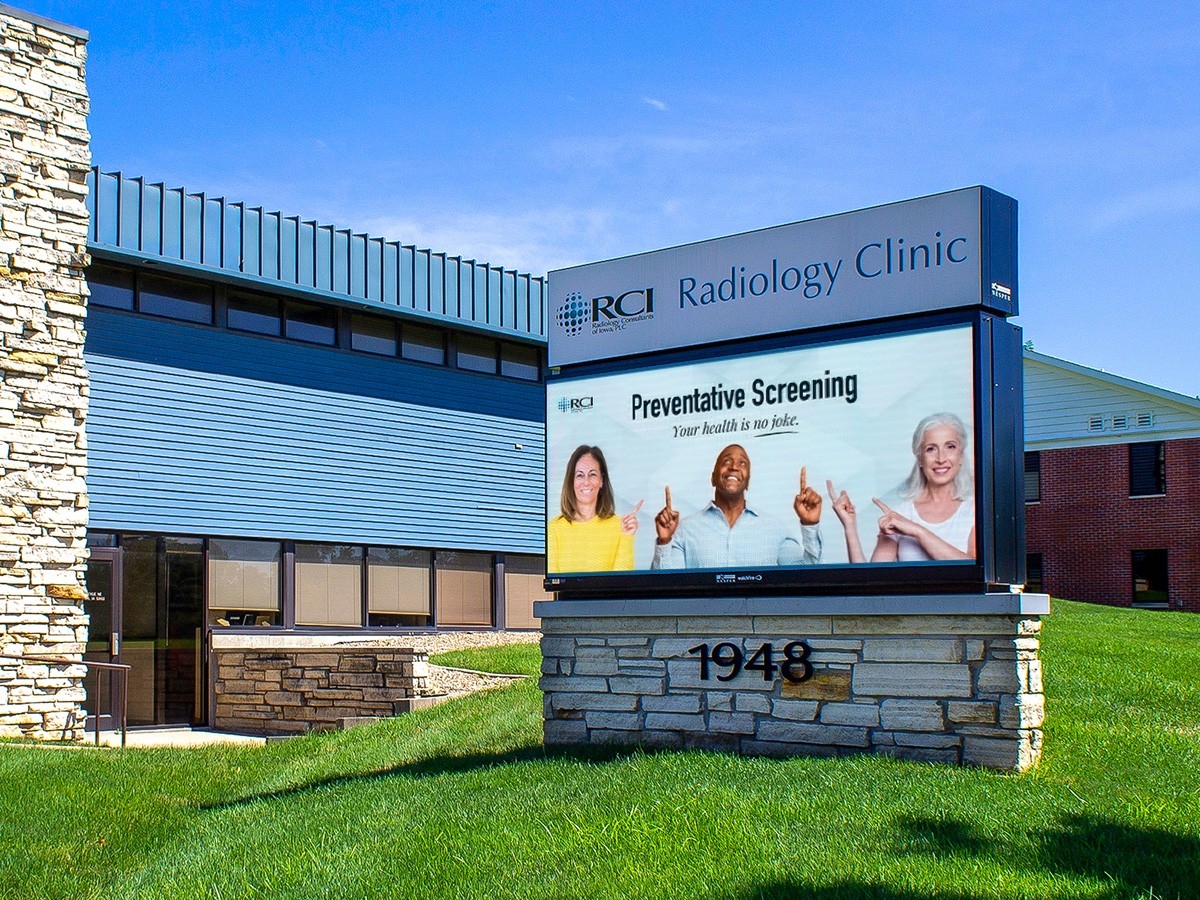 Radiology Consultants of Iowa; 6mm, 4'5" x 9'3", Cedar Rapids, IA