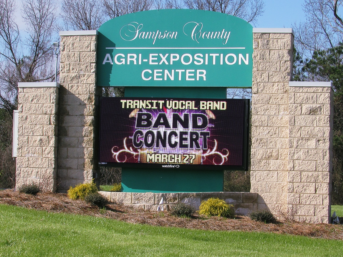 Top 5 Uses for Digital Signage at Convention Centers | Watchfire Signs